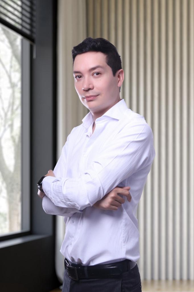 Dr. Alejandro Lozano Cifuentes, cirujano plástico en Neiva, Huila